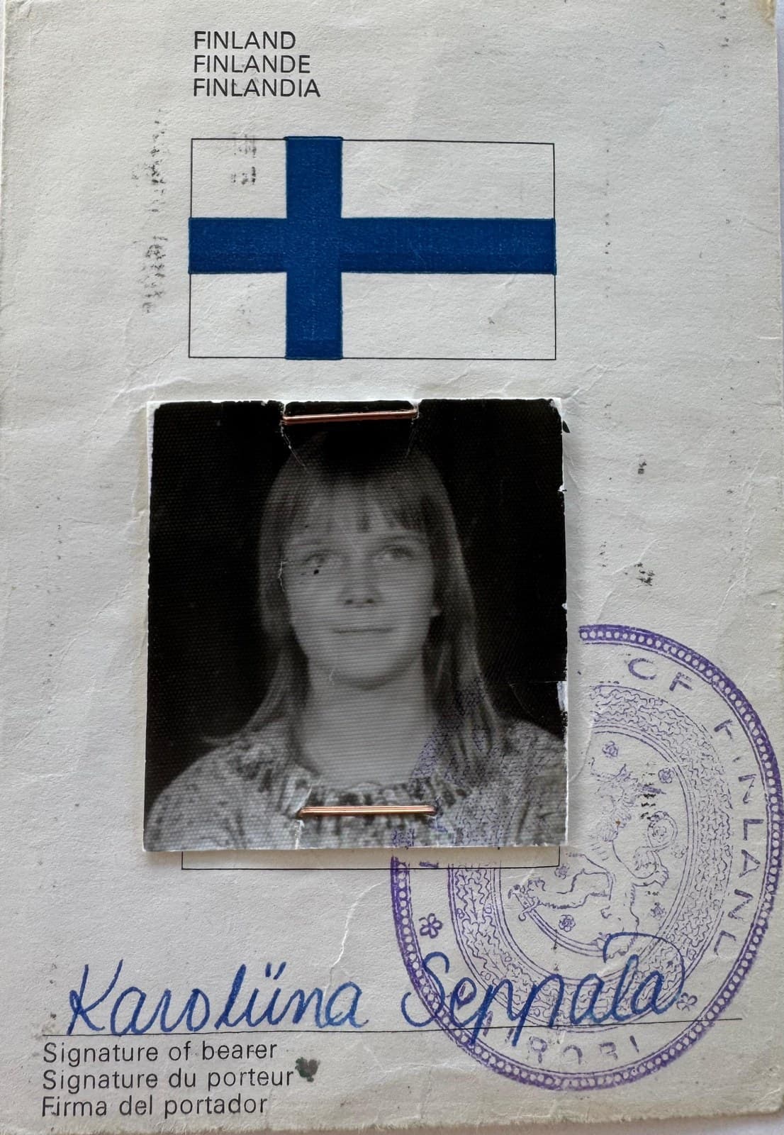 Karoliinan ensimmäinen passi, Suomi